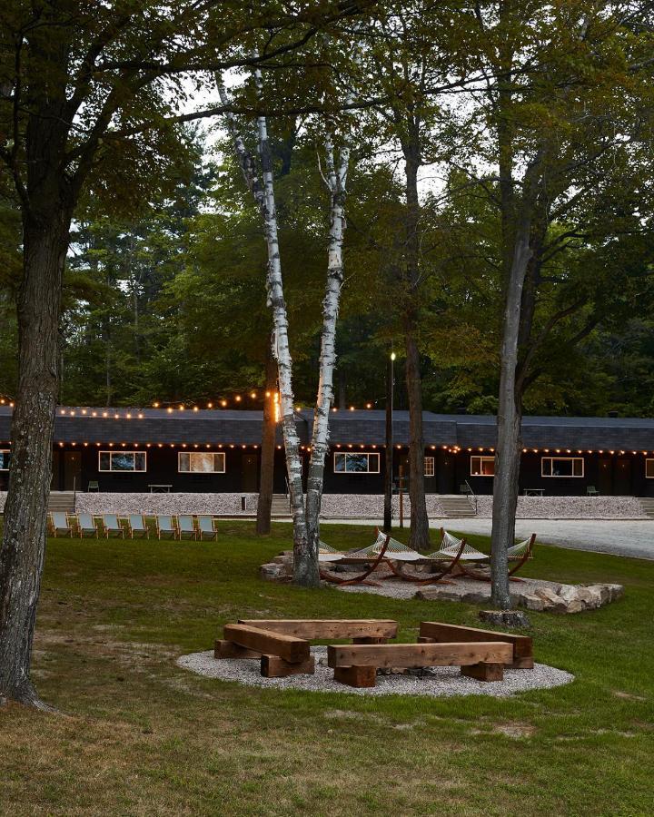 Somewhere Inn Calabogie Exterior photo